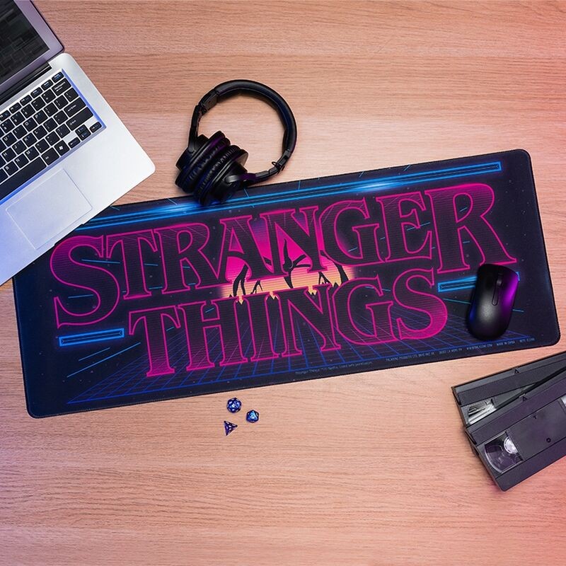Alfombra de escritorio Stranger Things Logo Arcade